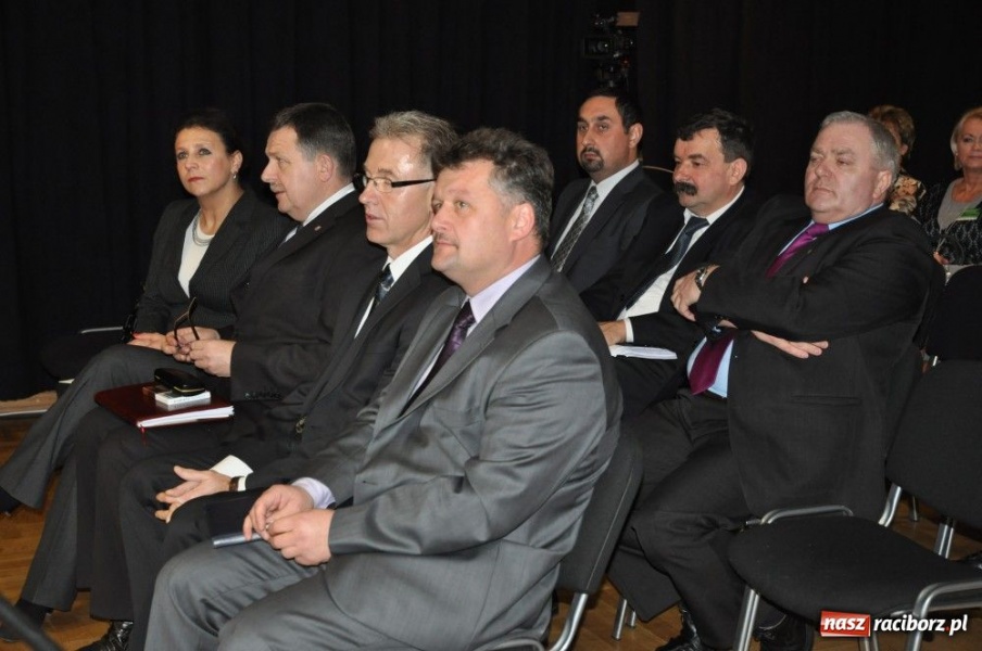 Zdjęcie w galerii na portalu naszraciborz.pl: Nie pominięto Raciborza... wiadomości z regionu