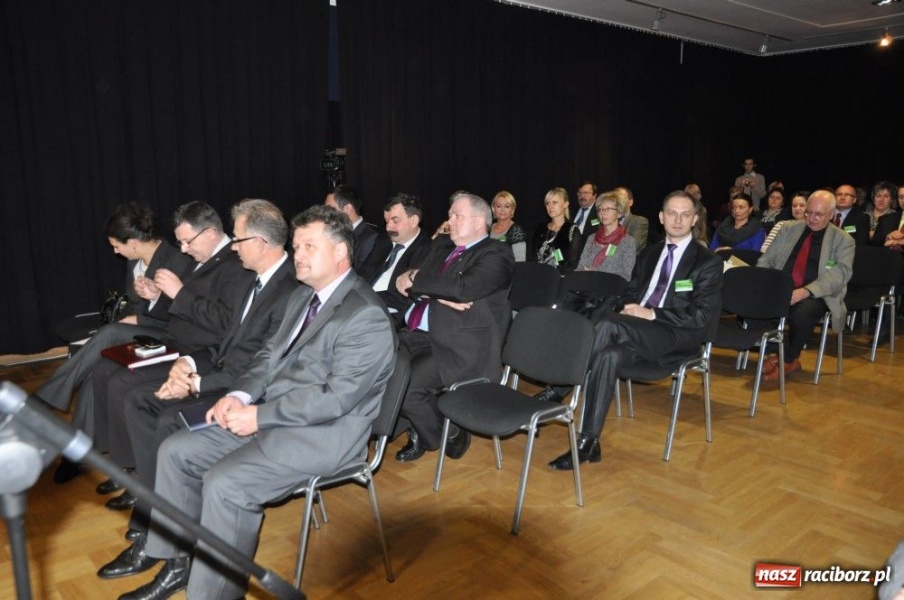 Zdjęcie w galerii na portalu naszraciborz.pl: Nie pominięto Raciborza... wiadomości z regionu