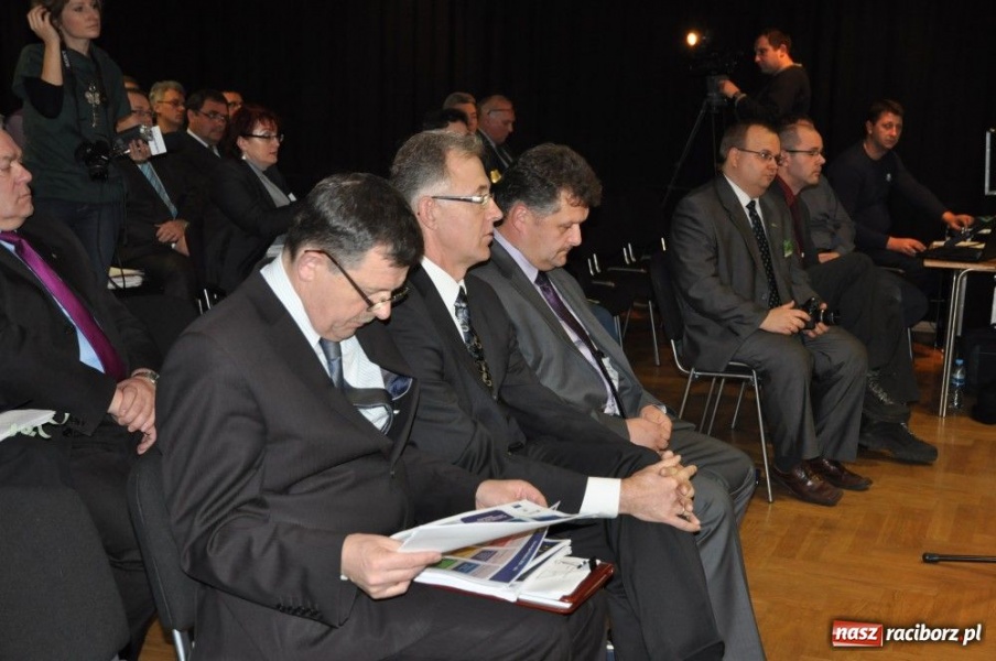 Zdjęcie w galerii na portalu naszraciborz.pl: Nie pominięto Raciborza... wiadomości z regionu