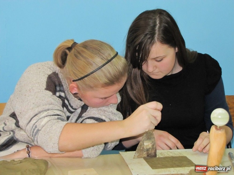Zdjęcie w galerii na portalu naszraciborz.pl: Rzeźbili dłonie, malowali światłem... wiadomości z regionu