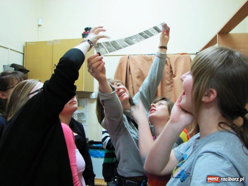 Zdjęcie w galerii na portalu naszraciborz.pl: Rzeźbili dłonie, malowali światłem... wiadomości z regionu