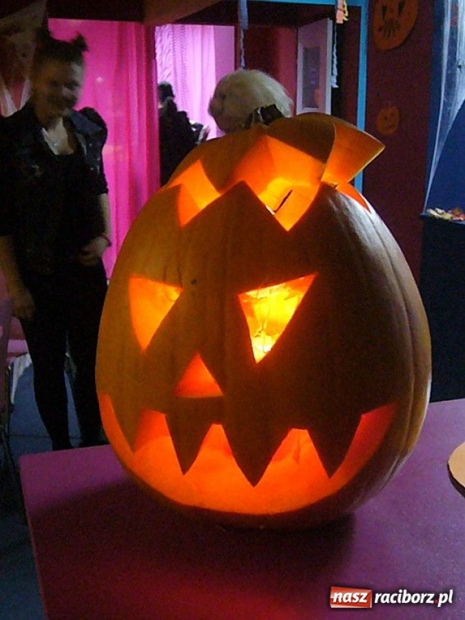 Zdjęcie w galerii na portalu naszraciborz.pl: Andrzejkowe Czary Mary w Junior Play wiadomości z regionu