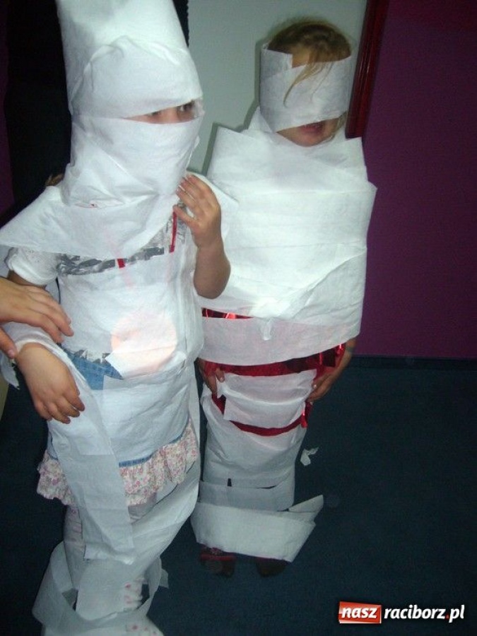 Zdjęcie w galerii na portalu naszraciborz.pl: Andrzejkowe Czary Mary w Junior Play wiadomości z regionu