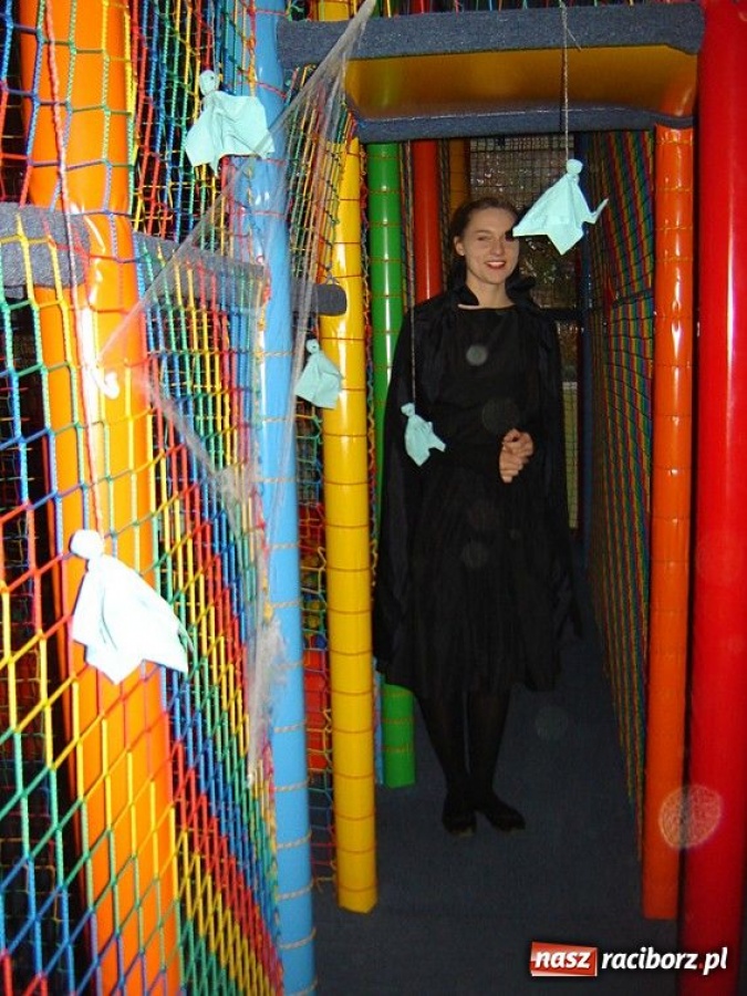 Zdjęcie w galerii na portalu naszraciborz.pl: Andrzejkowe Czary Mary w Junior Play wiadomości z regionu