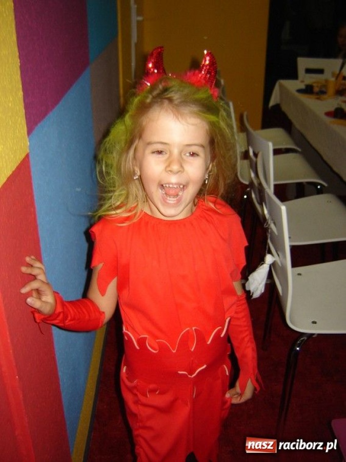 Zdjęcie w galerii na portalu naszraciborz.pl: Andrzejkowe Czary Mary w Junior Play wiadomości z regionu