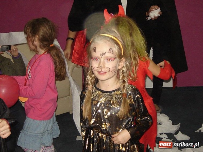 Zdjęcie w galerii na portalu naszraciborz.pl: Andrzejkowe Czary Mary w Junior Play wiadomości z regionu