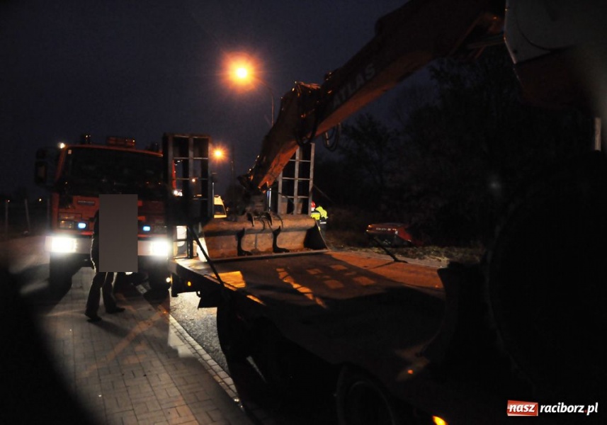 Zdjęcie w galerii na portalu naszraciborz.pl: Czołowe zderzenie na 1 Maja wiadomości z regionu