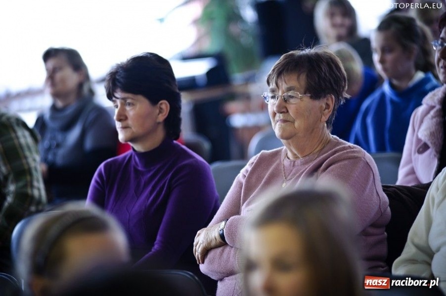 Zdjęcie w galerii na portalu naszraciborz.pl: Dominika pięknie śpiewała po morawsku wiadomości z regionu