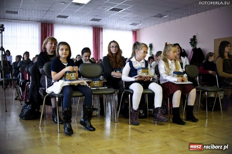 Zdjęcie w galerii na portalu naszraciborz.pl: Dominika pięknie śpiewała po morawsku wiadomości z regionu