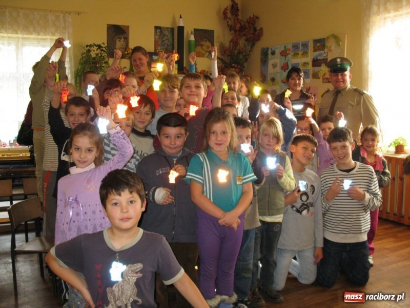 Zdjęcie w galerii na portalu naszraciborz.pl: SG realizuje w szkołach program Blaskiem chronieni  wiadomości z regionu