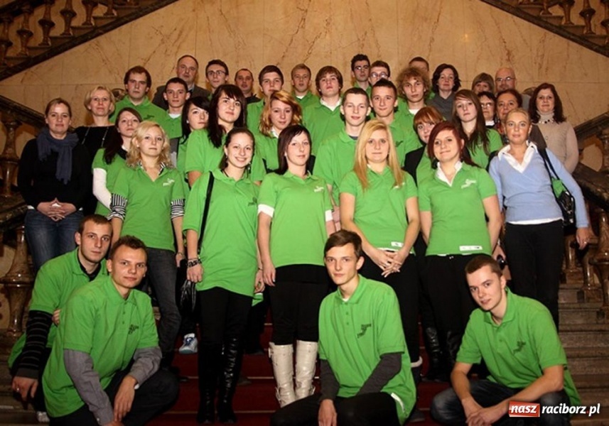 Zdjęcie w galerii na portalu naszraciborz.pl: Ruszyli Po euro. Sukces SMS-u wiadomości z regionu