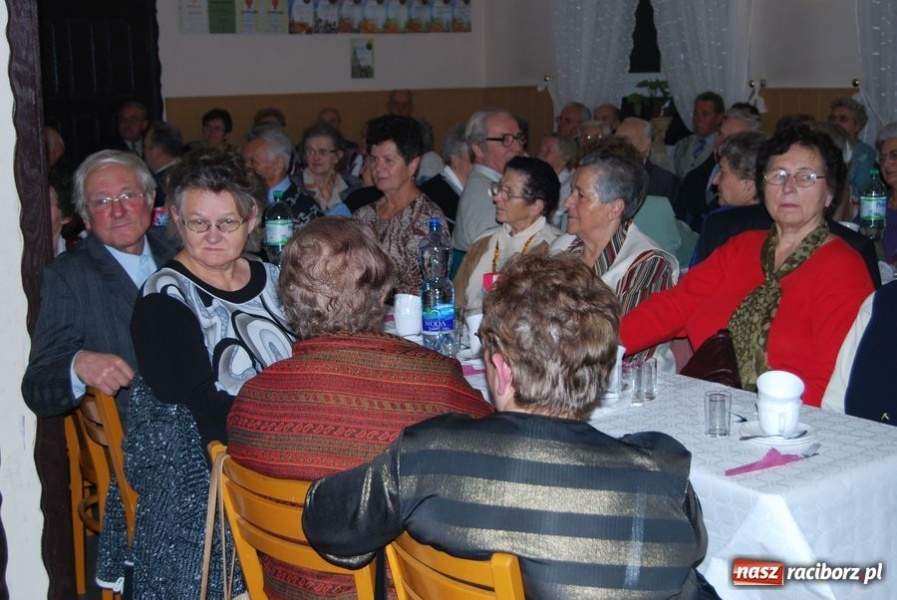 Zdjęcie w galerii na portalu naszraciborz.pl: Pamiętajmy o naszych seniorach wiadomości z regionu