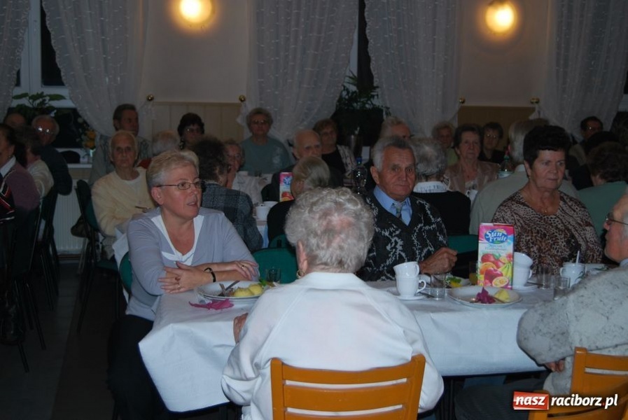 Zdjęcie w galerii na portalu naszraciborz.pl: Pamiętajmy o naszych seniorach wiadomości z regionu