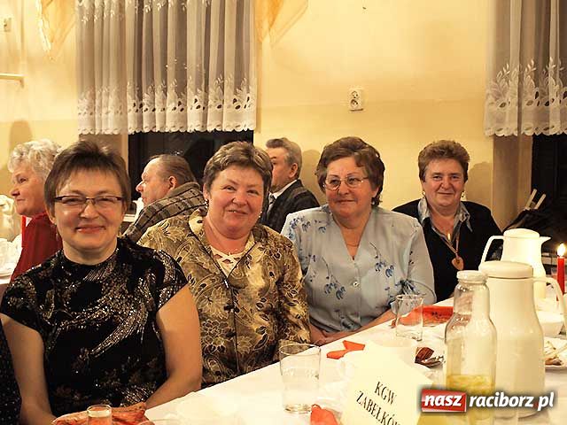 Zdjęcie w galerii na portalu naszraciborz.pl: Pokaz mody ludowej w Tworkowie wiadomości z regionu