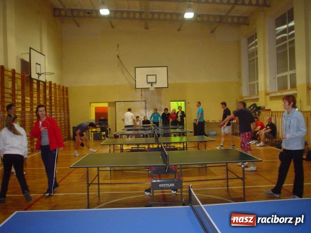 Zdjęcie w galerii na portalu naszraciborz.pl: Racibórz: Przy stole pingpongowym   wiadomości z regionu