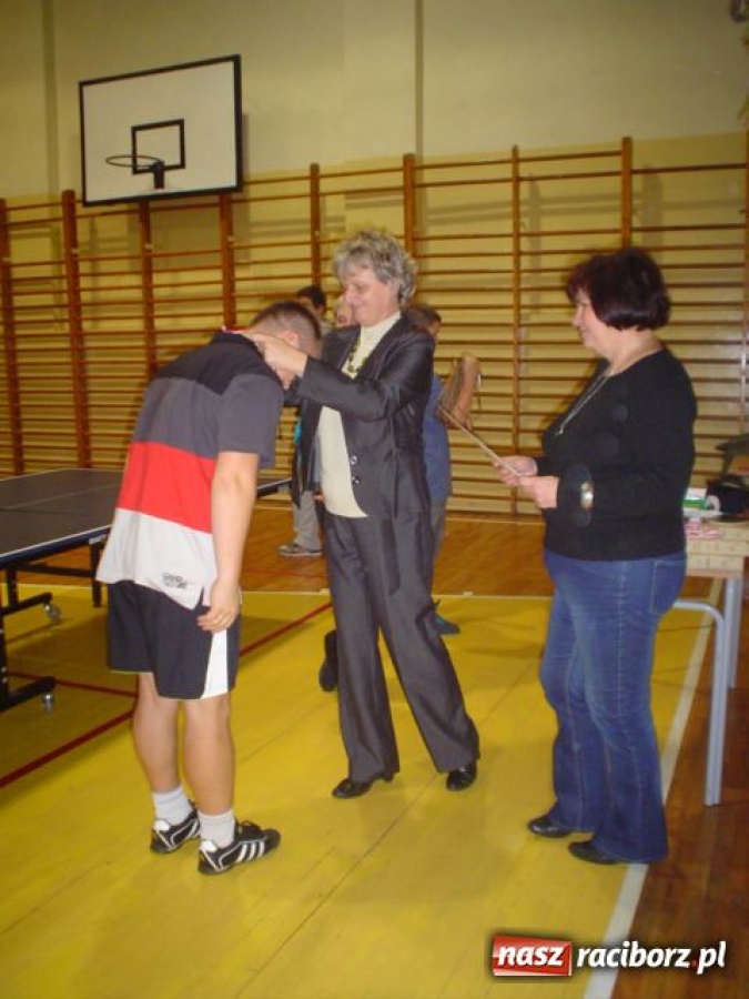 Zdjęcie w galerii na portalu naszraciborz.pl: Racibórz: Przy stole pingpongowym   wiadomości z regionu