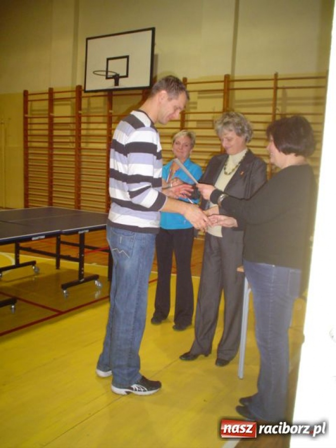 Zdjęcie w galerii na portalu naszraciborz.pl: Racibórz: Przy stole pingpongowym   wiadomości z regionu