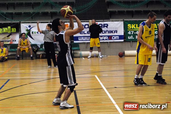 Zdjęcie w galerii na portalu naszraciborz.pl: Po VI kolejce Dywyta na czele tabeli wiadomości z regionu