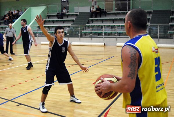 Zdjęcie w galerii na portalu naszraciborz.pl: Po VI kolejce Dywyta na czele tabeli wiadomości z regionu