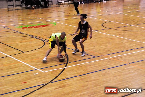 Zdjęcie w galerii na portalu naszraciborz.pl: Po VI kolejce Dywyta na czele tabeli wiadomości z regionu