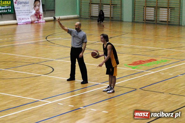 Zdjęcie w galerii na portalu naszraciborz.pl: Po VI kolejce Dywyta na czele tabeli wiadomości z regionu