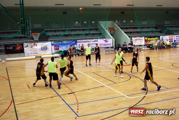 Zdjęcie w galerii na portalu naszraciborz.pl: Po VI kolejce Dywyta na czele tabeli wiadomości z regionu