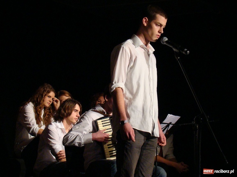 Zdjęcie w galerii na portalu naszraciborz.pl: Powstańcy pokonali Mickiewicza wiadomości z regionu