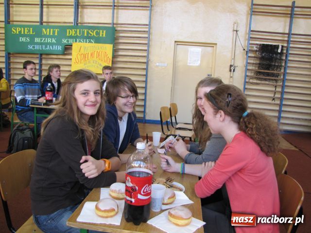 Zdjęcie w galerii na portalu naszraciborz.pl: Spiele mit Deutsch w G1 wiadomości z regionu
