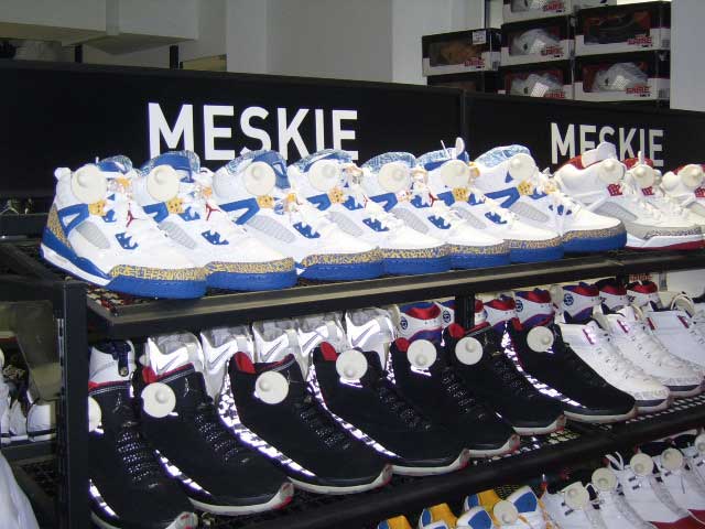 Zdjęcie w galerii na portalu naszraciborz.pl: Sneakers4u już w Raciborzu wiadomości z regionu