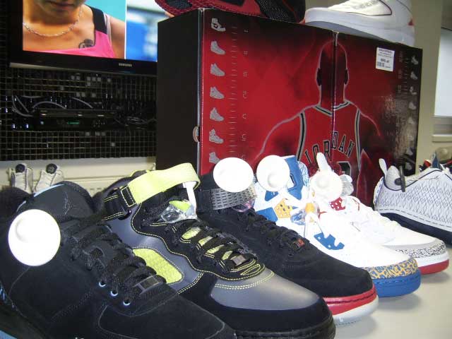 Zdjęcie w galerii na portalu naszraciborz.pl: Sneakers4u już w Raciborzu wiadomości z regionu