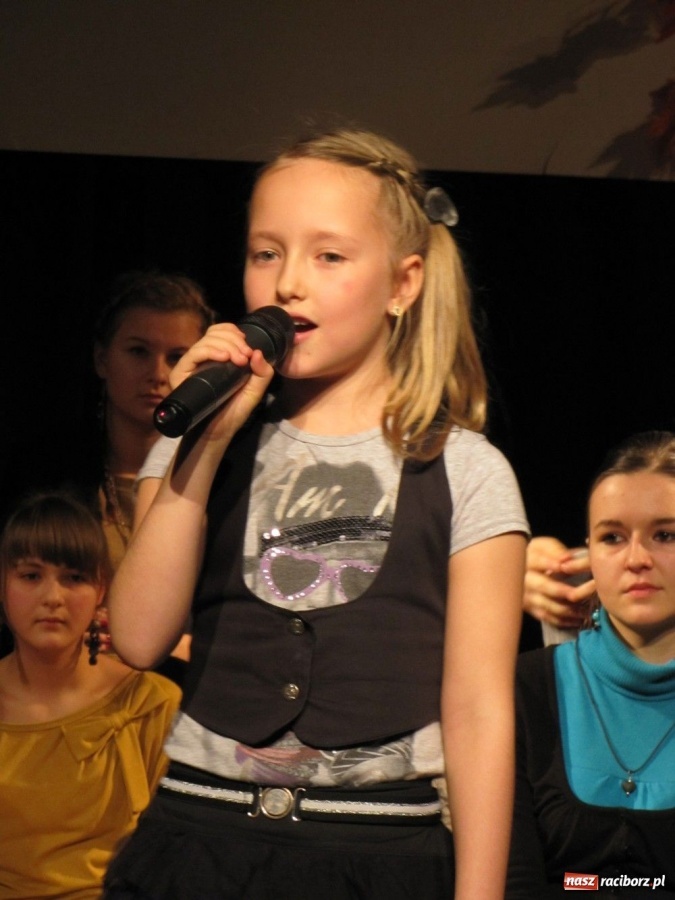 Zdjęcie w galerii na portalu naszraciborz.pl: Jesienne dźwięki wybrzmiały w MDK wiadomości z regionu