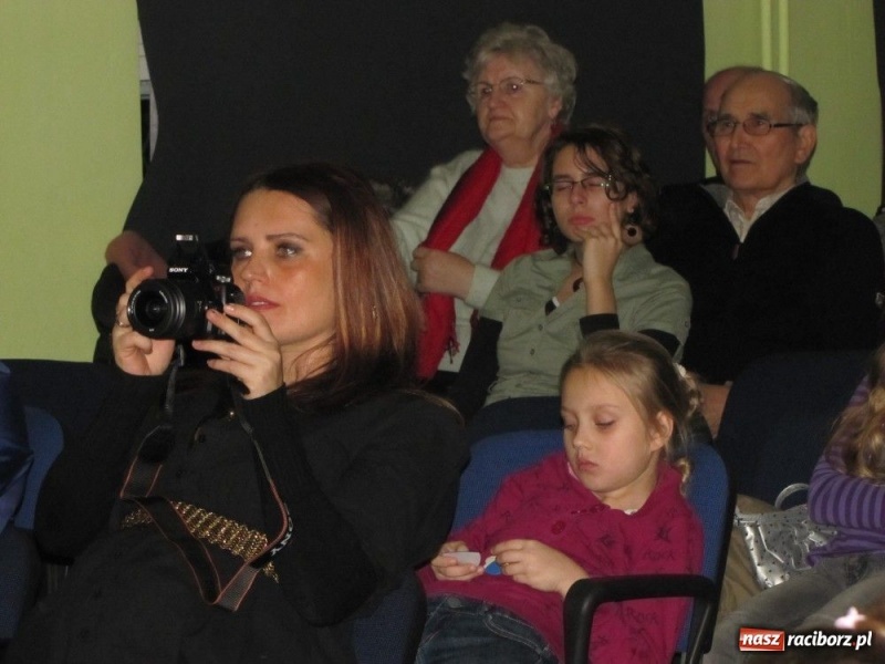 Zdjęcie w galerii na portalu naszraciborz.pl: Jesienne dźwięki wybrzmiały w MDK wiadomości z regionu