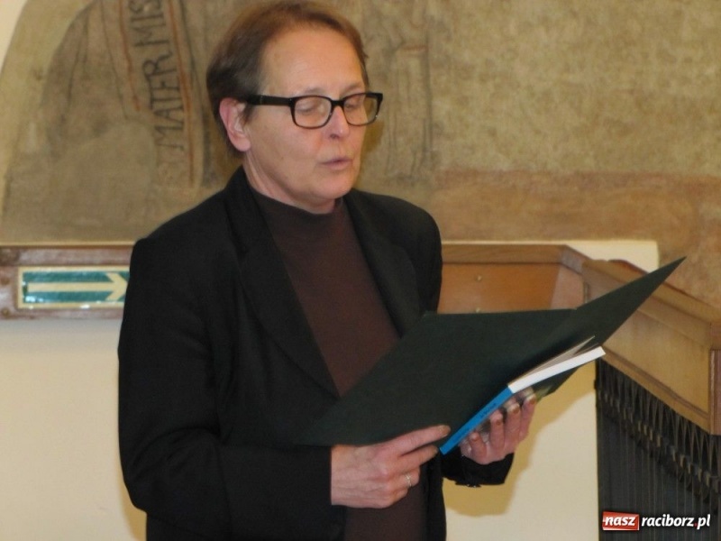 Zdjęcie w galerii na portalu naszraciborz.pl: Spotkanie z poezją raciborzanina wiadomości z regionu