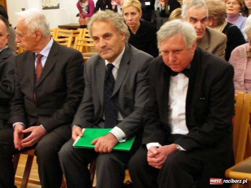 Zdjęcie w galerii na portalu naszraciborz.pl: Spotkanie z poezją raciborzanina wiadomości z regionu