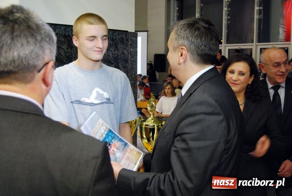 Zdjęcie w galerii na portalu naszraciborz.pl: Ola Mazurkiewicz jak Mark Spitz wiadomości z regionu