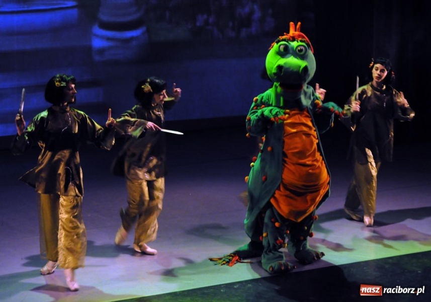 Zdjęcie w galerii na portalu naszraciborz.pl: Dziadek do orzechów na scenie RCK-u wiadomości z regionu