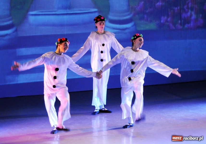 Zdjęcie w galerii na portalu naszraciborz.pl: Dziadek do orzechów na scenie RCK-u wiadomości z regionu