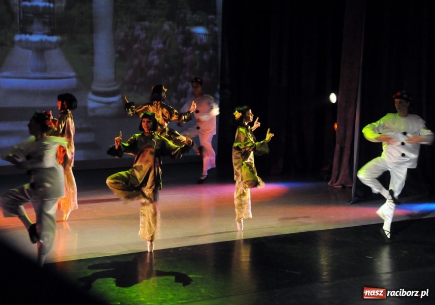 Zdjęcie w galerii na portalu naszraciborz.pl: Dziadek do orzechów na scenie RCK-u wiadomości z regionu