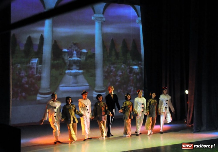 Zdjęcie w galerii na portalu naszraciborz.pl: Dziadek do orzechów na scenie RCK-u wiadomości z regionu