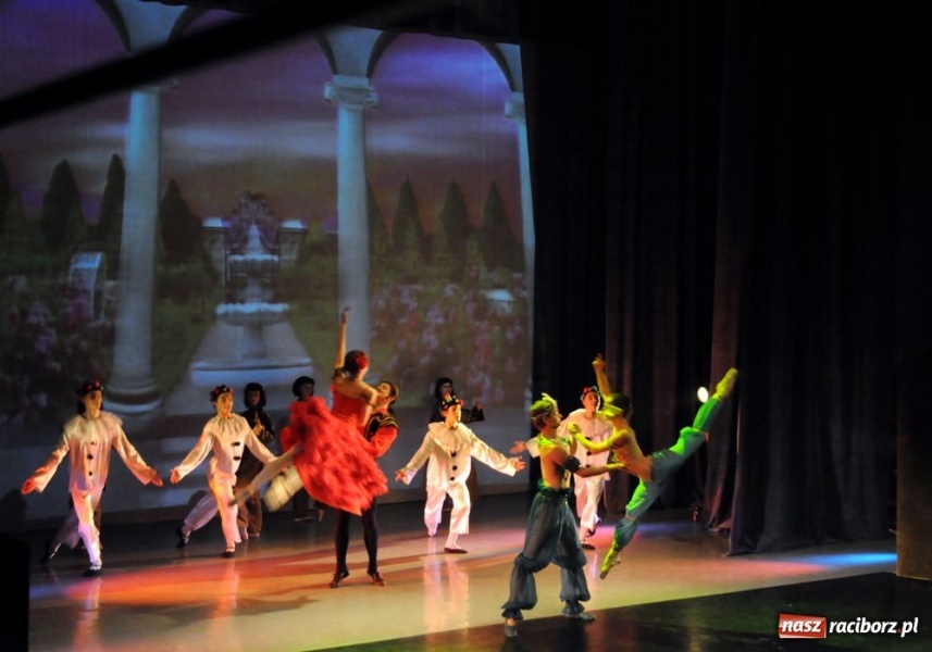 Zdjęcie w galerii na portalu naszraciborz.pl: Dziadek do orzechów na scenie RCK-u wiadomości z regionu