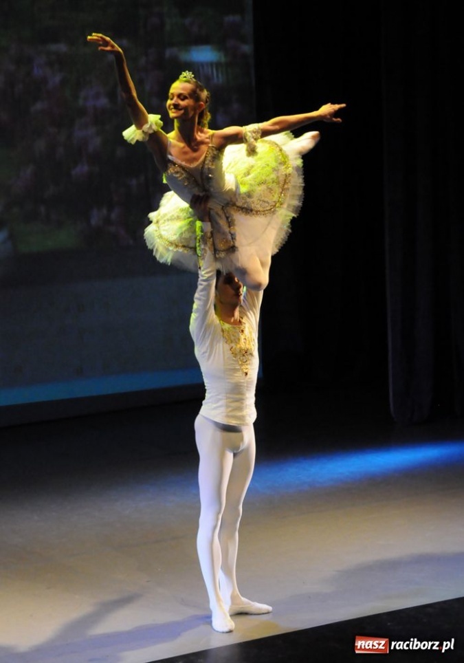 Zdjęcie w galerii na portalu naszraciborz.pl: Dziadek do orzechów na scenie RCK-u wiadomości z regionu