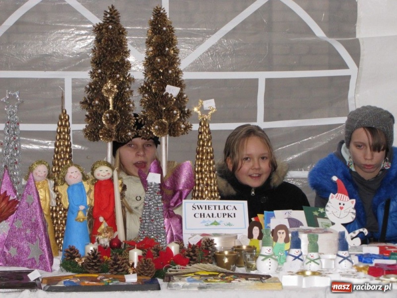 Zdjęcie w galerii na portalu naszraciborz.pl: Smakołyki znikały błyskawicznie wiadomości z regionu