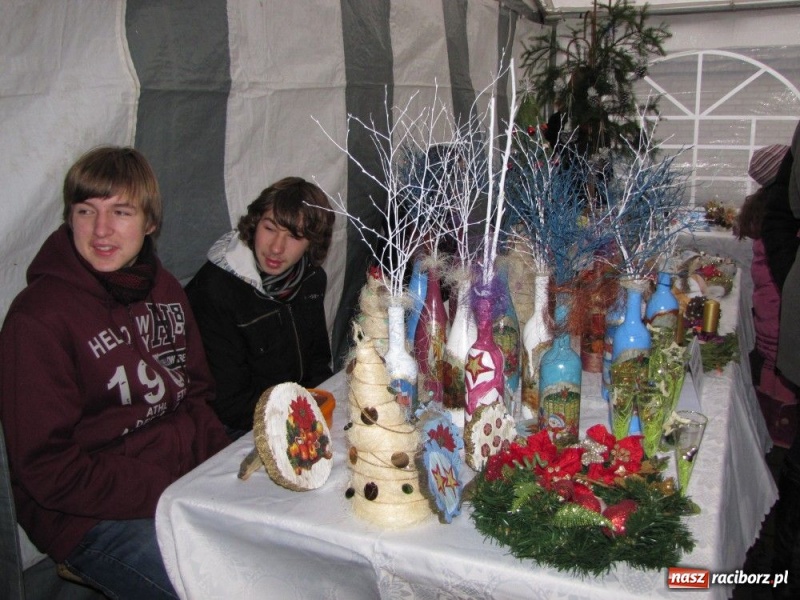 Zdjęcie w galerii na portalu naszraciborz.pl: Smakołyki znikały błyskawicznie wiadomości z regionu