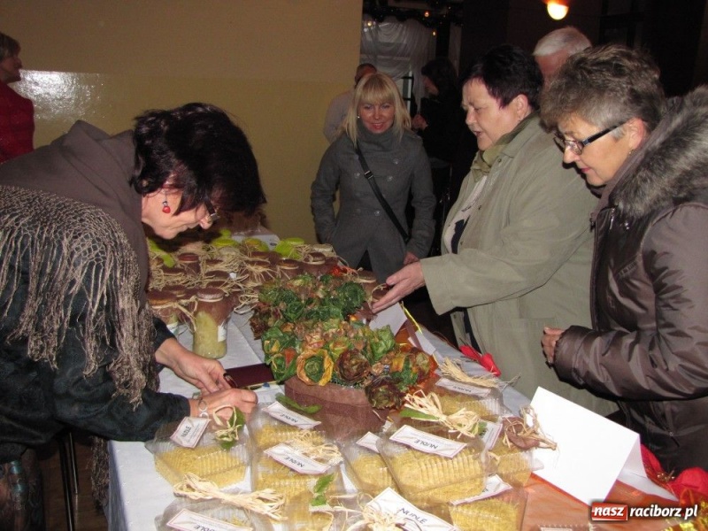 Zdjęcie w galerii na portalu naszraciborz.pl: Smakołyki znikały błyskawicznie wiadomości z regionu