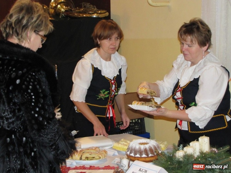 Zdjęcie w galerii na portalu naszraciborz.pl: Smakołyki znikały błyskawicznie wiadomości z regionu