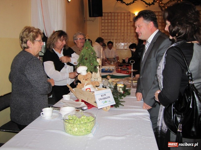 Zdjęcie w galerii na portalu naszraciborz.pl: Smakołyki znikały błyskawicznie wiadomości z regionu