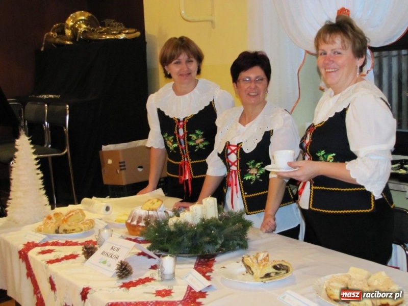 Zdjęcie w galerii na portalu naszraciborz.pl: Smakołyki znikały błyskawicznie wiadomości z regionu