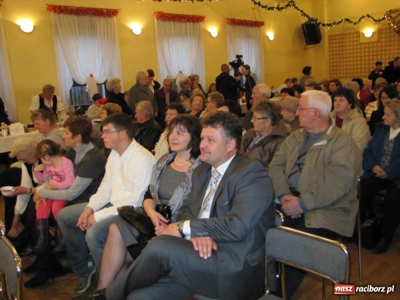 Zdjęcie w galerii na portalu naszraciborz.pl: Smakołyki znikały błyskawicznie wiadomości z regionu