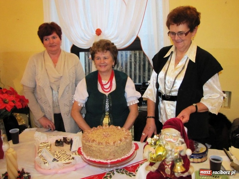 Zdjęcie w galerii na portalu naszraciborz.pl: Smakołyki znikały błyskawicznie wiadomości z regionu