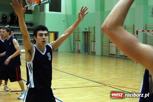 Zdjęcie w galerii na portalu naszraciborz.pl: VII kolejka BBL wyłoniła pewnego lidera wiadomości z regionu